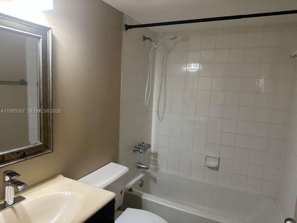 8185 NW 7th St , Unit 319, Miami, FL 33126 Photo