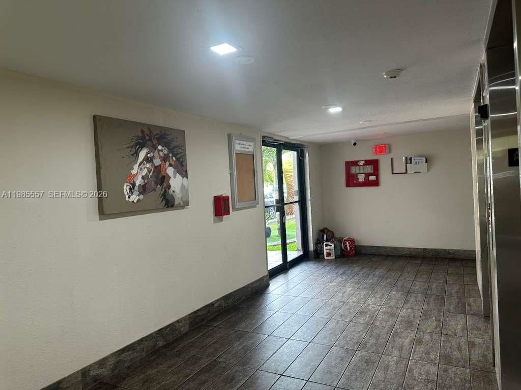 8185 NW 7th St , Unit 319, Miami, FL 33126 Photo