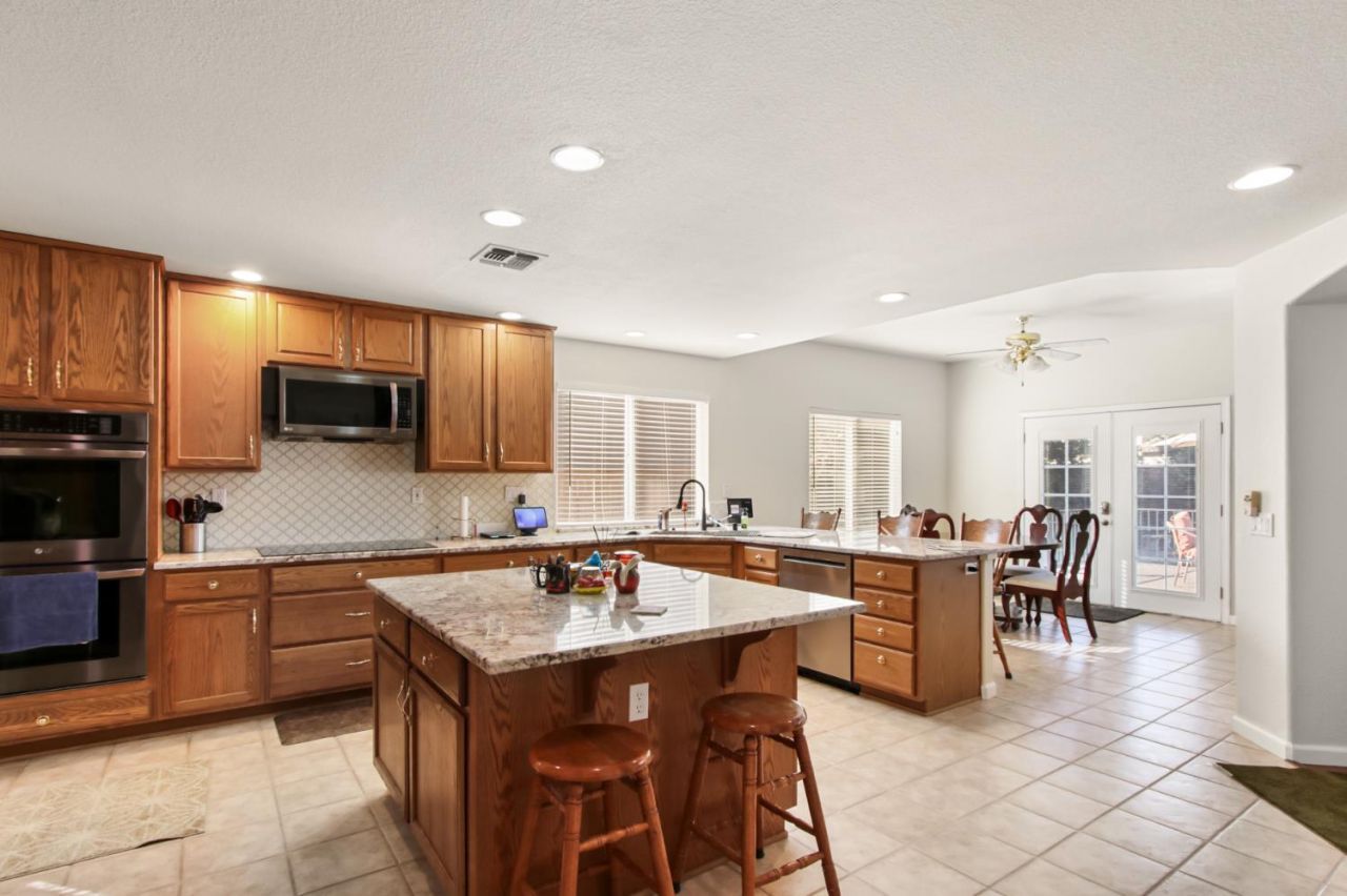 1856 Krpan Dr, Roseville, CA 95747 Photo