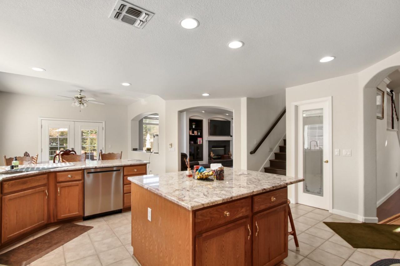 1856 Krpan Dr, Roseville, CA 95747 Photo