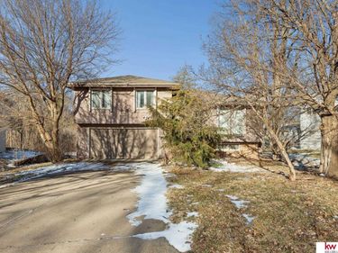 5622 N 82nd Street, Omaha, NE 68134