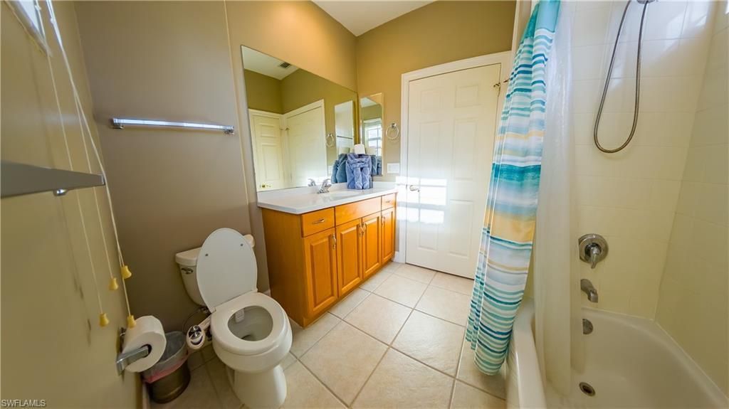 5626 Cape Harbour Dr , Unit 202, Cape Coral, FL 33914 Photo