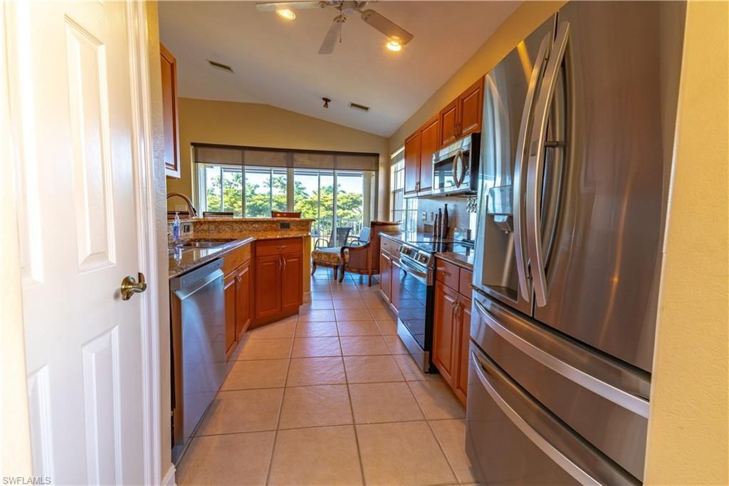 5626 Cape Harbour Dr , Unit 202, Cape Coral, FL 33914 Photo