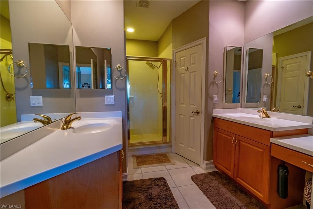 5626 Cape Harbour Dr , Unit 202, Cape Coral, FL 33914 Photo