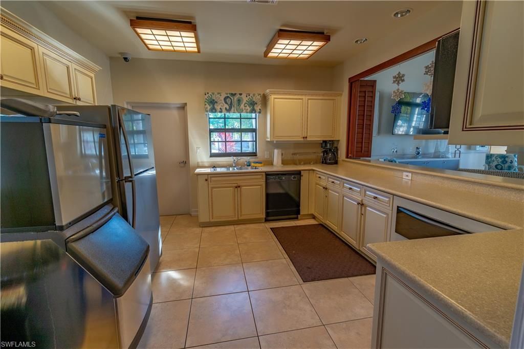 5626 Cape Harbour Dr , Unit 202, Cape Coral, FL 33914 Photo