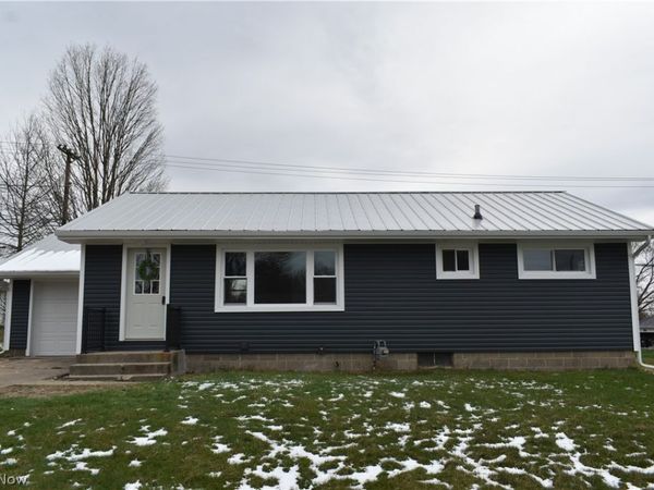 1213 Sleepy Hollow Drive, Coshocton, OH 43812