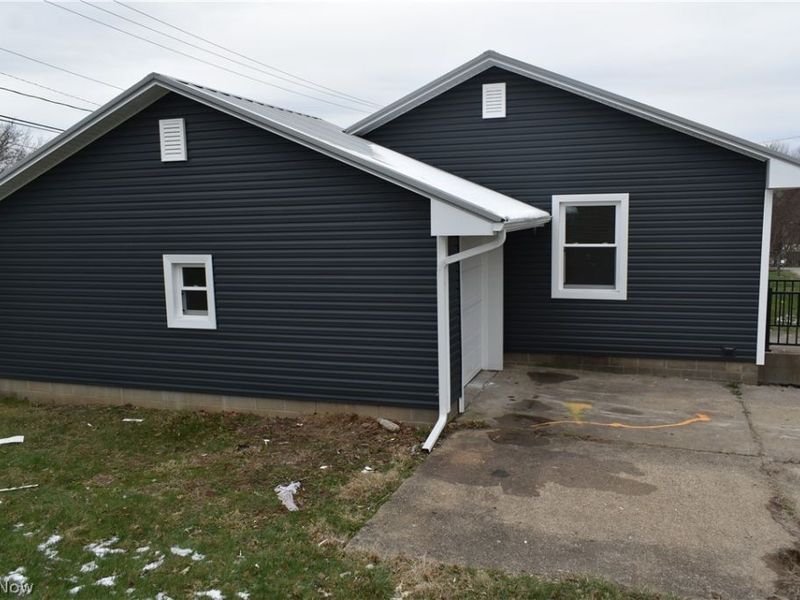 1213 Sleepy Hollow Drive, Coshocton, OH 43812 Photo 3