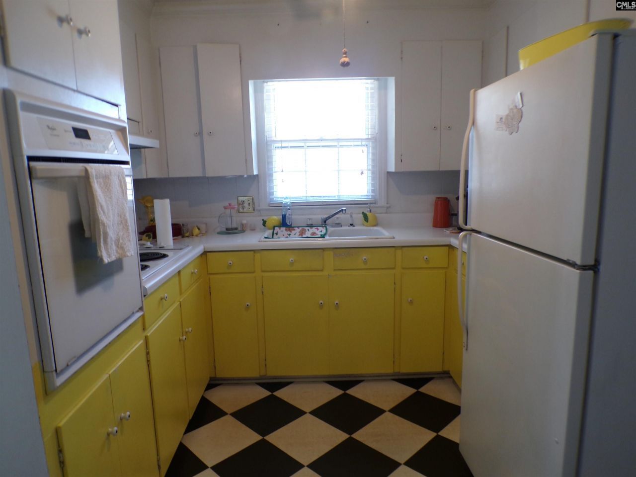 120 Bradley Avenue Photo 9