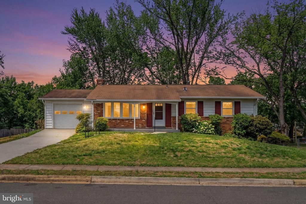 7510 Roxbury Avenue, Manassas, VA 20109 Main Photo