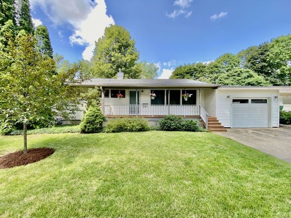 325 Kishwaukee Drive , Sycamore, IL 60178