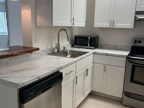 4354 NW 9th Ave , Unit 13-2D, Deerfield Beach, FL 33064