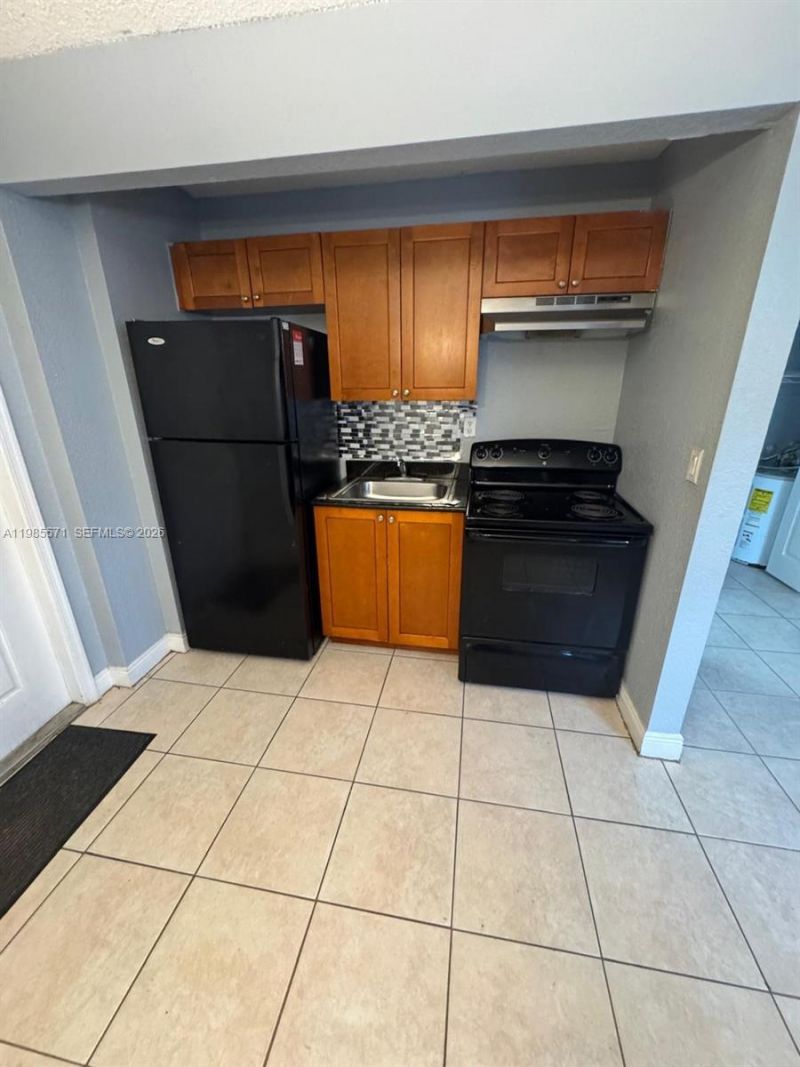 4251 NW 5th St , Unit 106, Plantation, FL 33317 Photo