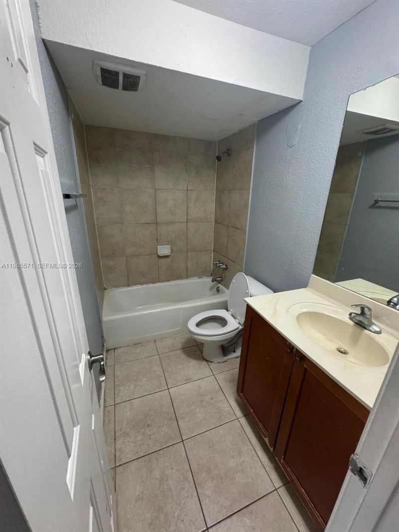 4251 NW 5th St , Unit 106, Plantation, FL 33317 Photo