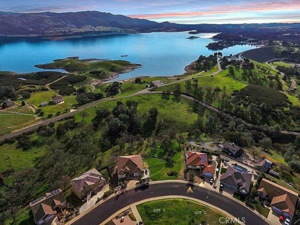 1121 Paradise Peak, Valley Springs, CA 95252