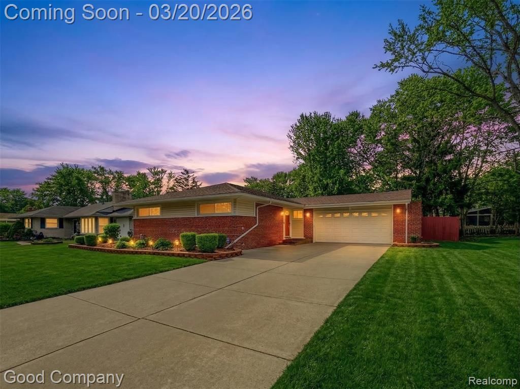 29661 Chelmsford Road, Southfield, MI 48076 Main Photo