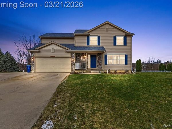 1472 St Lawrence Court, Fenton Twp, MI 48430