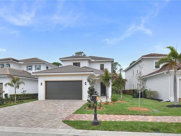207 SE Via Bisento, Port St Lucie, FL 34952