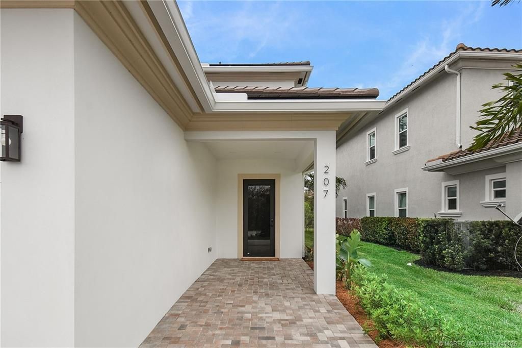 207 SE Via Bisento, Port Saint Lucie, FL 34952 Photo