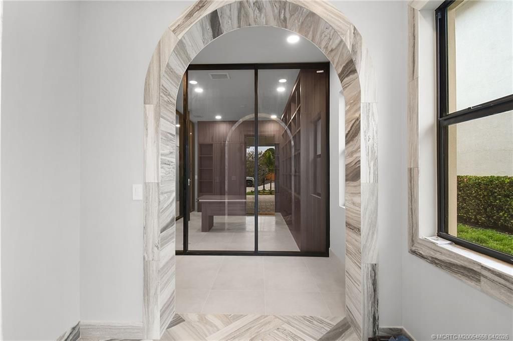 207 SE Via Bisento, Port Saint Lucie, FL 34952 Photo