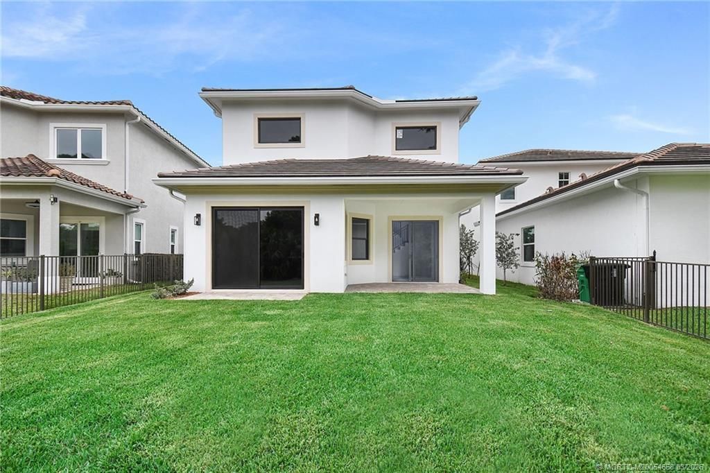 207 SE Via Bisento, Port Saint Lucie, FL 34952 Photo