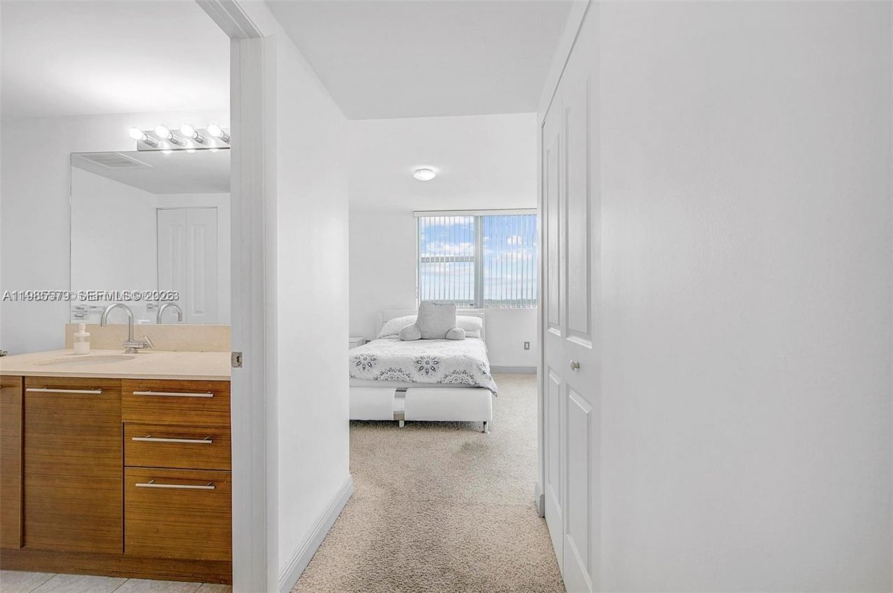 2681 N Flamingo Rd , Unit 1201S, Sunrise, FL 33323 Photo