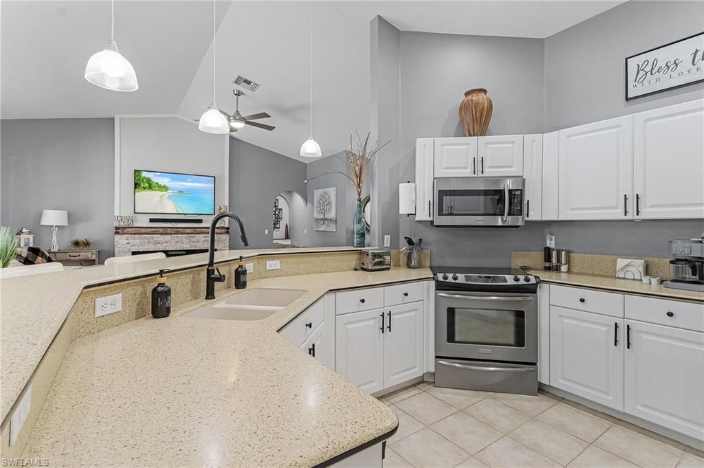 4002 Oasis Blvd , Cape Coral, FL 33914 Photo