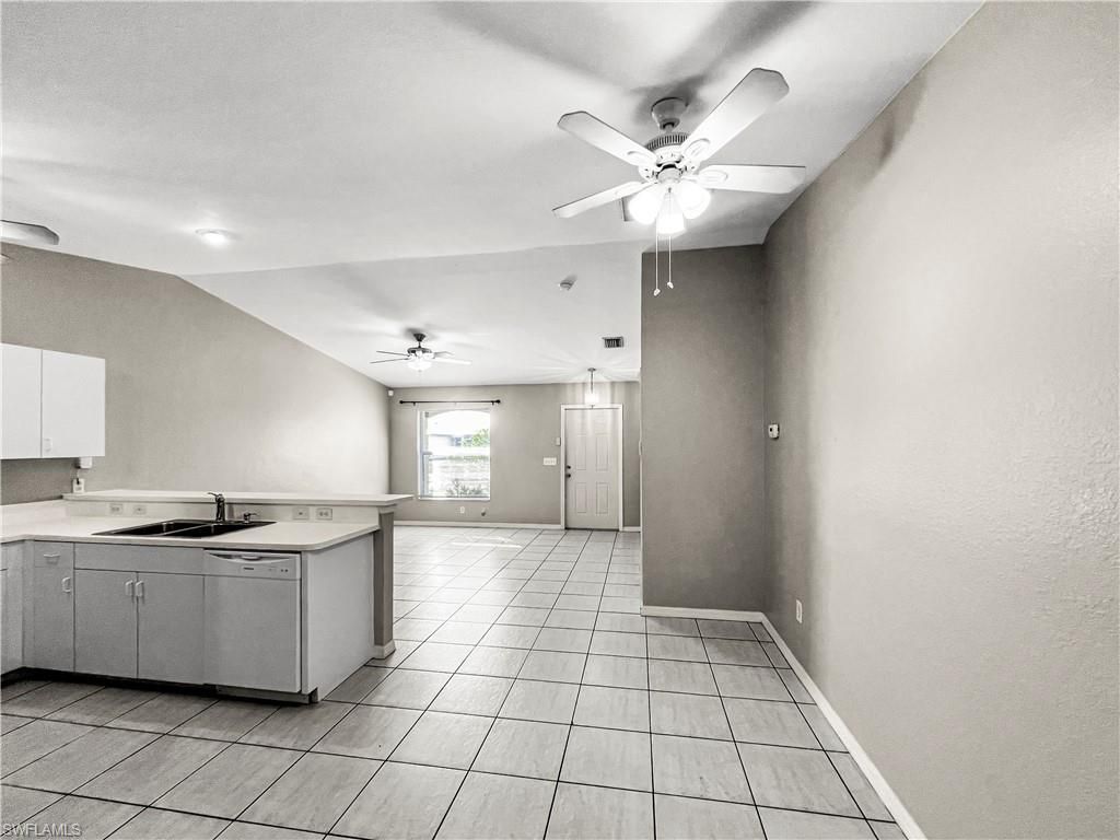 1215 SE 8th Ave , Cape Coral, FL 33990 Photo