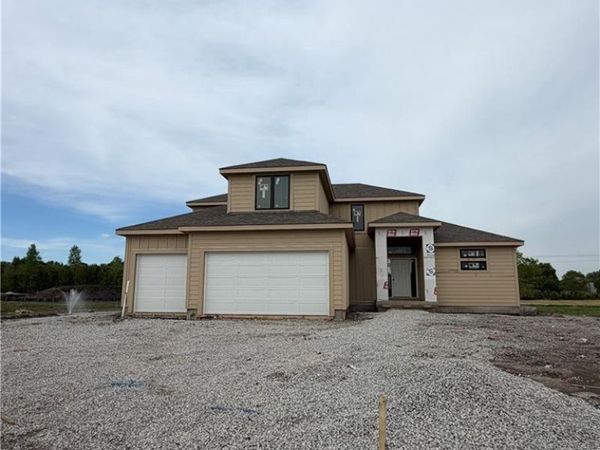 2357 Prairie Creek Drive, Kearney, MO 64060