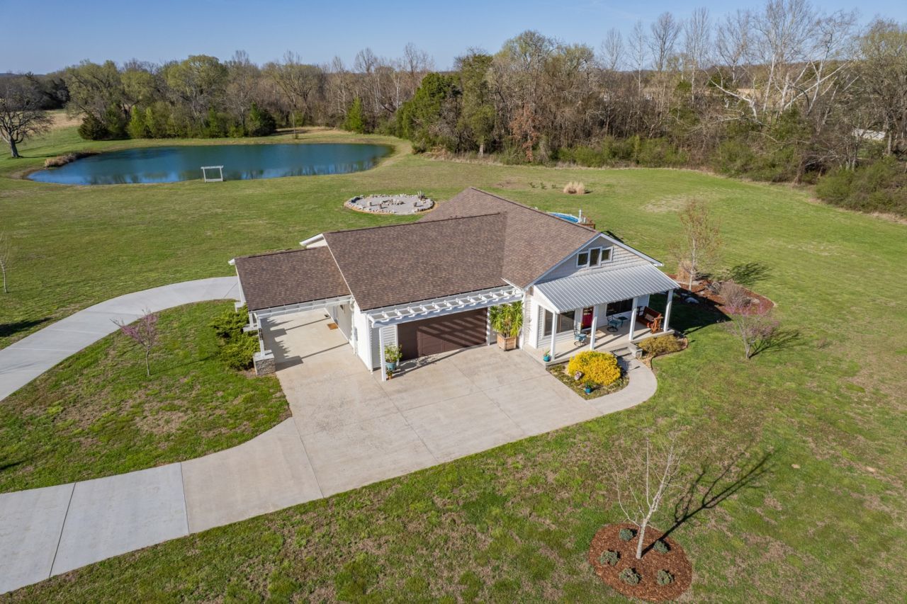 1616 Old Berlin Rd, Lewisburg, TN 37091 Main Photo