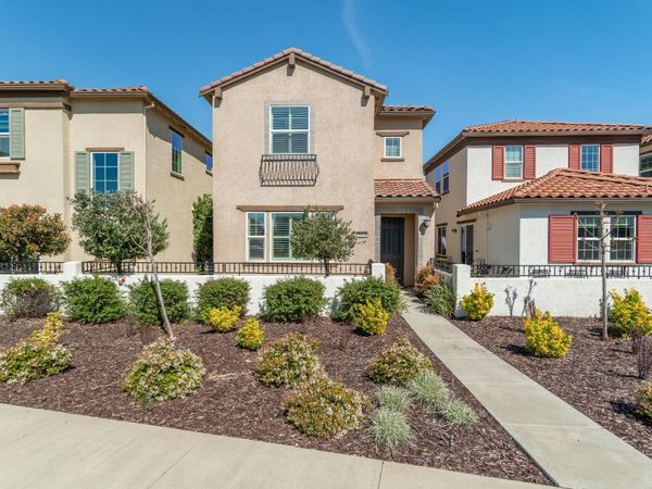 1041 Essington Ln, Roseville, CA 95747