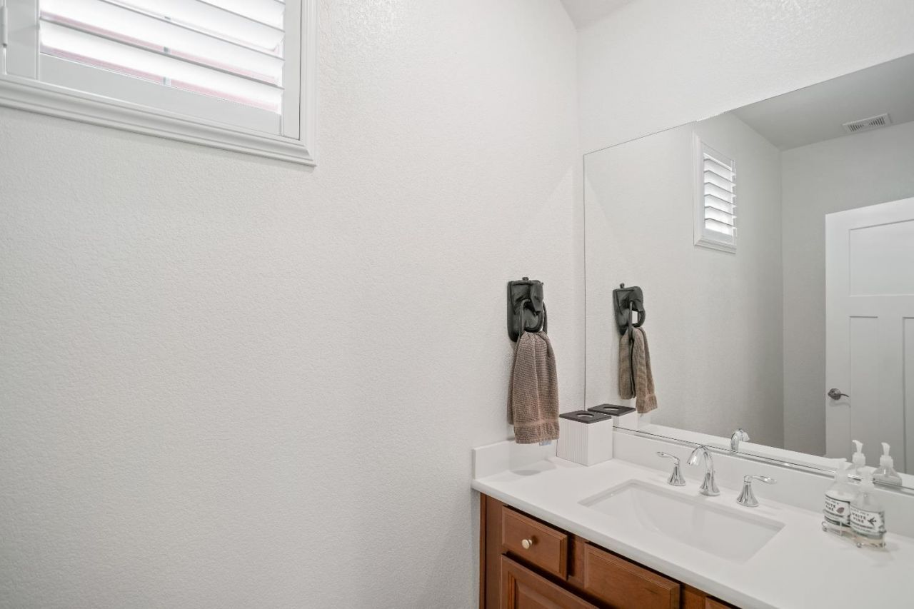 1041 Essington Ln, Roseville, CA 95747 Photo