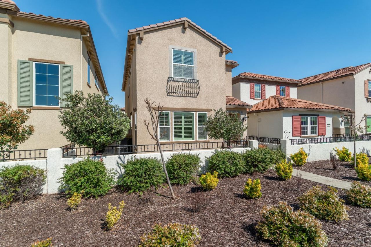 1041 Essington Ln, Roseville, CA 95747 Photo