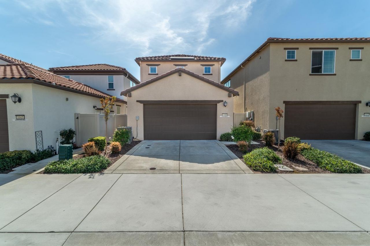 1041 Essington Ln, Roseville, CA 95747 Photo