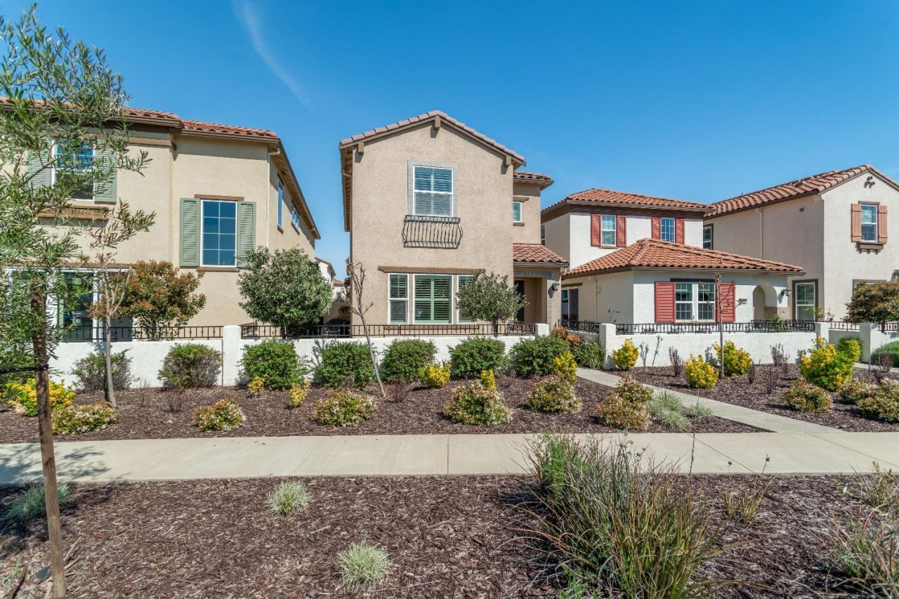 1041 Essington Ln, Roseville, CA 95747 Photo