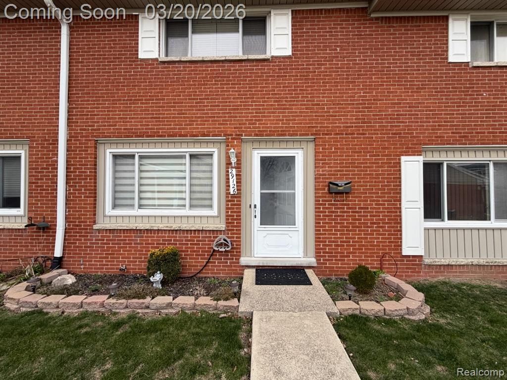 29126 Manchester Street, Westland, MI 48185 Main Photo