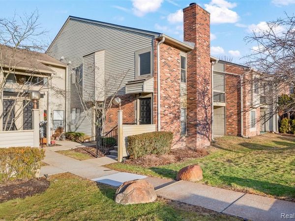 22161 Indian Creek Drive, Farmington Hills, MI 48335