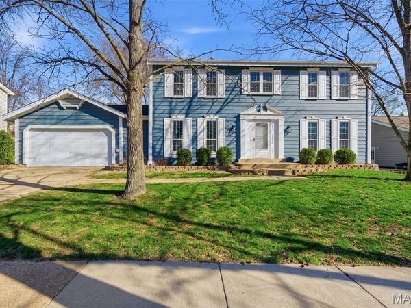 277 Oak Path Drive, Ballwin, MO 63011