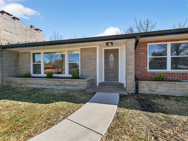 14 Fairwinds Court, St Louis, MO 63132