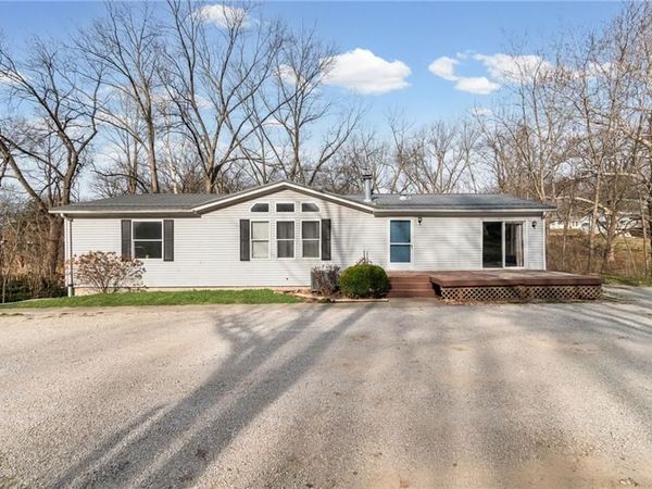 612 N Locust Street, Carrollton, MO 64633
