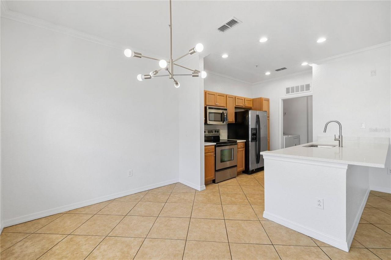 2532 Grand Central Parkway , Unit 6, Orlando, FL 32839 Photo