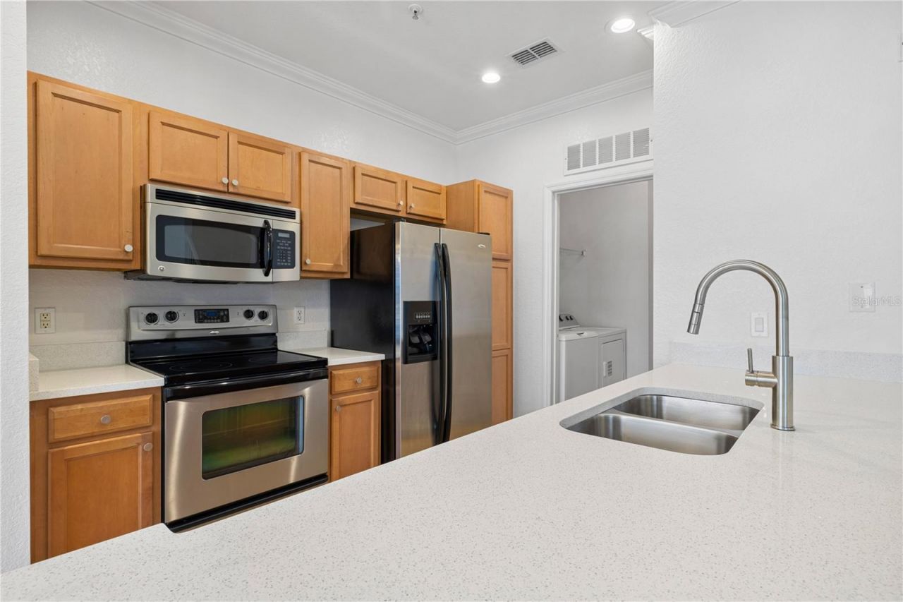 2532 Grand Central Parkway , Unit 6, Orlando, FL 32839 Photo