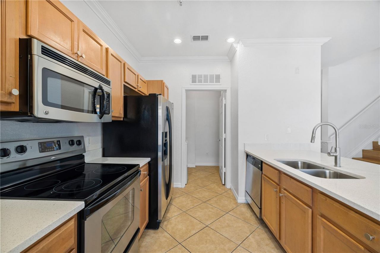 2532 Grand Central Parkway , Unit 6, Orlando, FL 32839 Photo