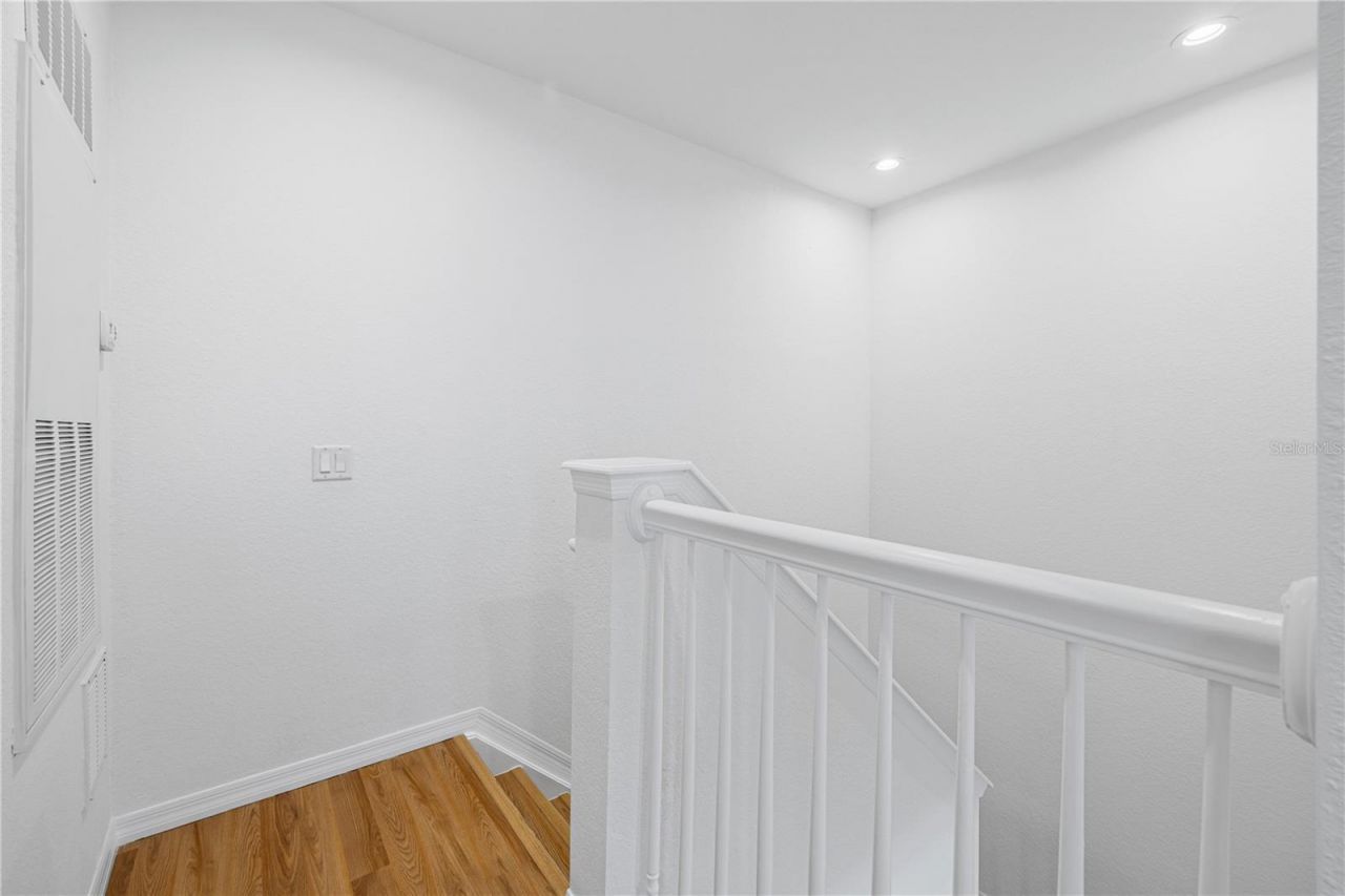 2532 Grand Central Parkway , Unit 6, Orlando, FL 32839 Photo