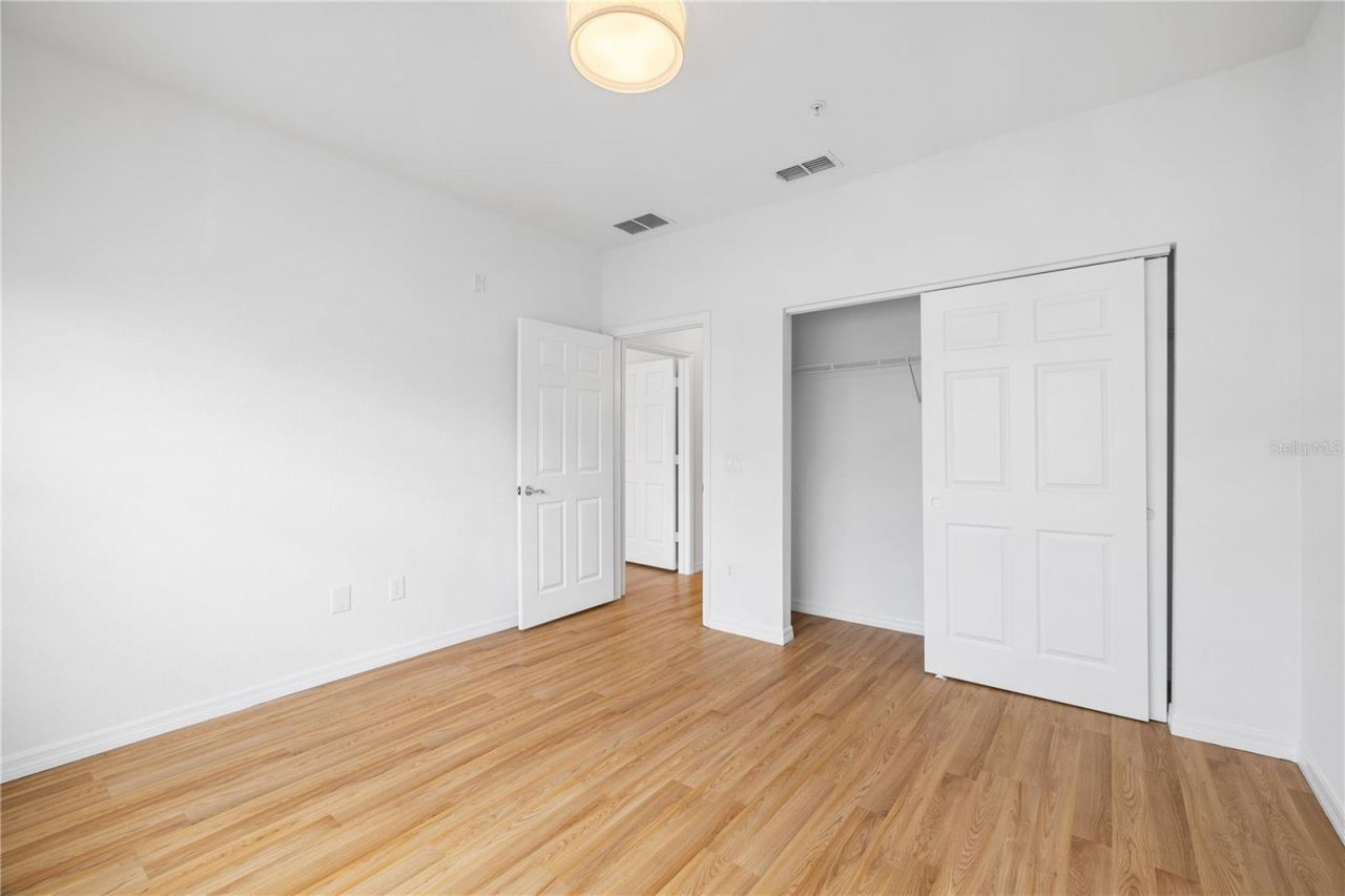 2532 Grand Central Parkway , Unit 6, Orlando, FL 32839 Photo