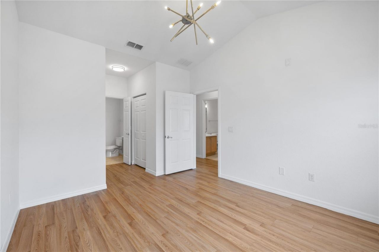 2532 Grand Central Parkway , Unit 6, Orlando, FL 32839 Photo