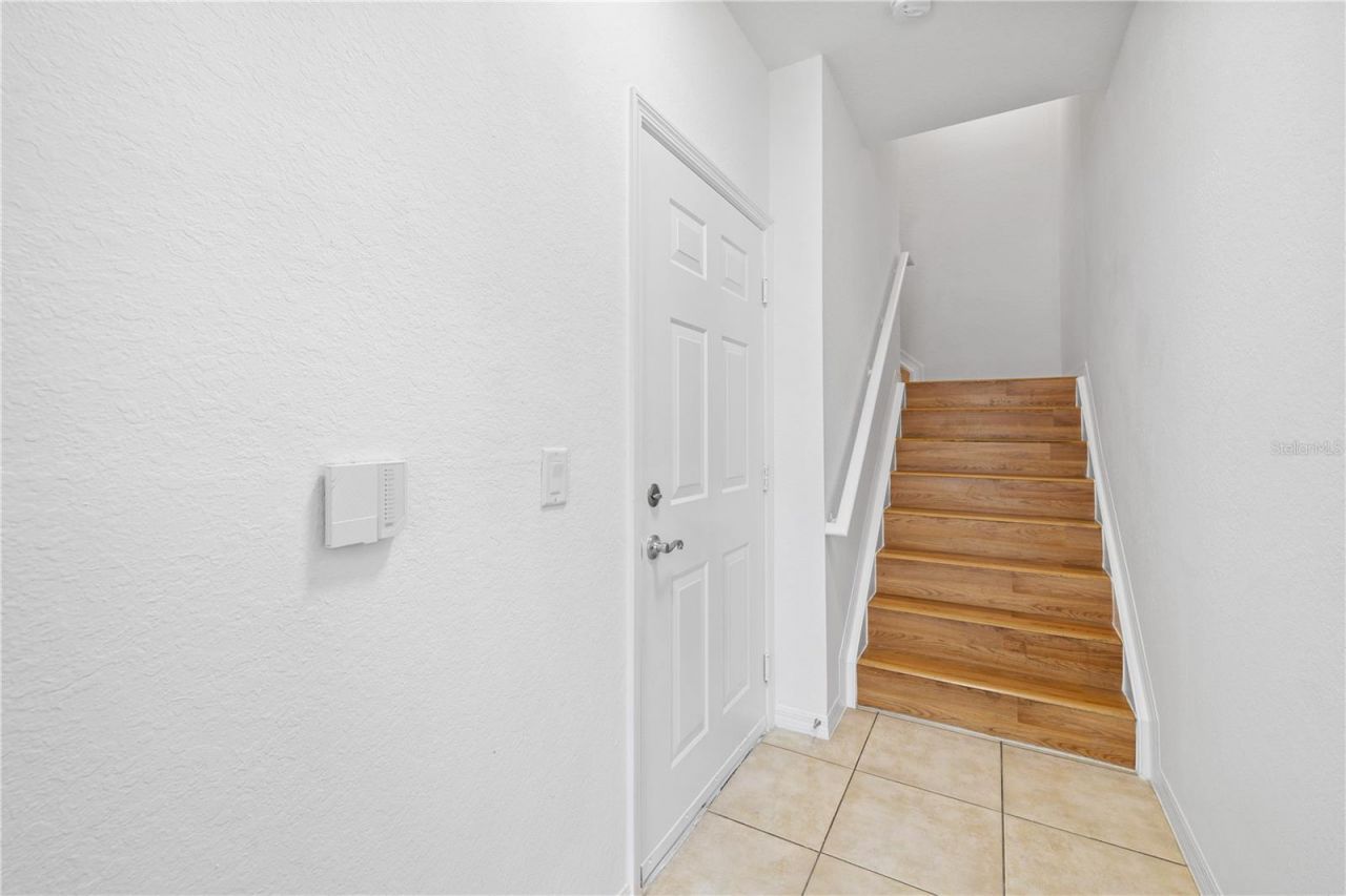 2532 Grand Central Parkway , Unit 6, Orlando, FL 32839 Photo