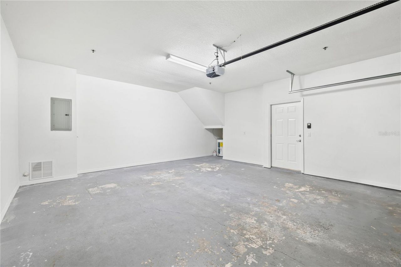 2532 Grand Central Parkway , Unit 6, Orlando, FL 32839 Photo