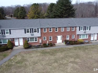 21 Old Farms, Unit 21, New Milford, CT 06776
