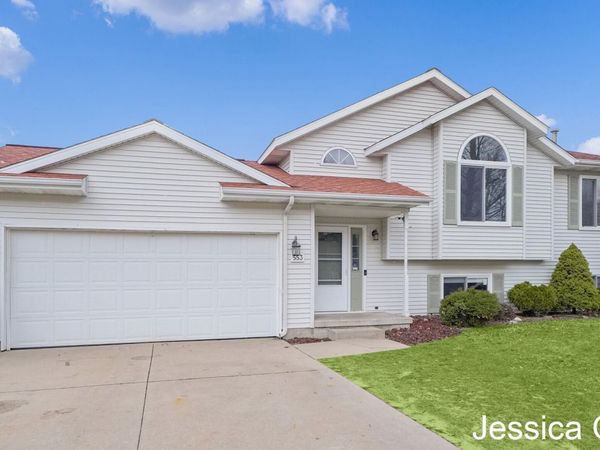553 Sunmeadow Drive SE, Grand Rapids, MI 49508
