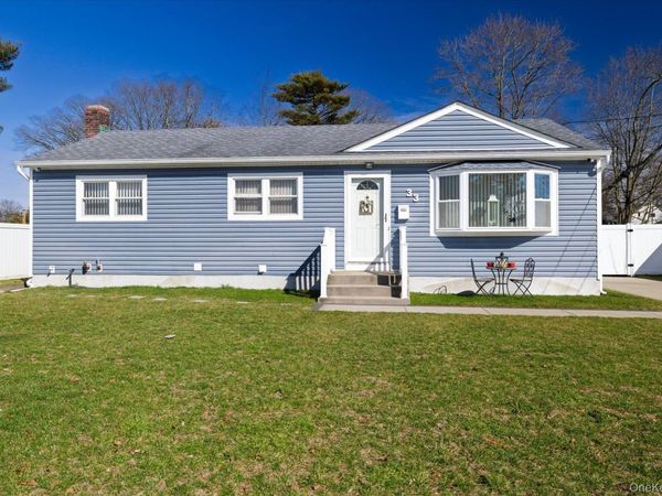 33 Lukens Avenue, Brentwood, NY 11717